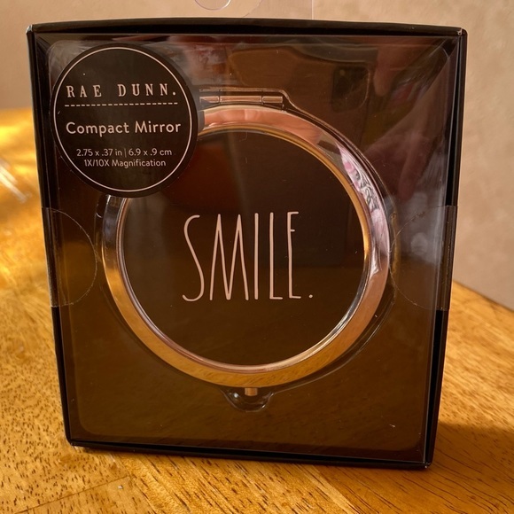 Rae Dunn SMILE Compact Mirror BRAND NEW IN PACKAGE - Picture 1 of 2